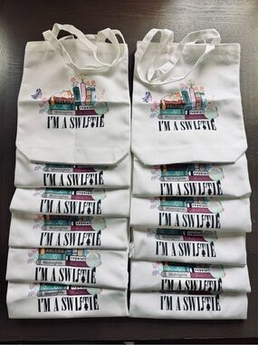 12 New 'I'm a Swiftie' Tote Bags Taylor Swift